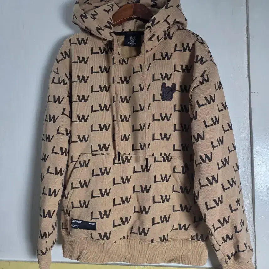 [BUNJANG] Life Work Logo Pattern Hoodie Beige / XS..라이프워크 후드티 베이지.44 사이즈...가슴52.길이62cm.  공용