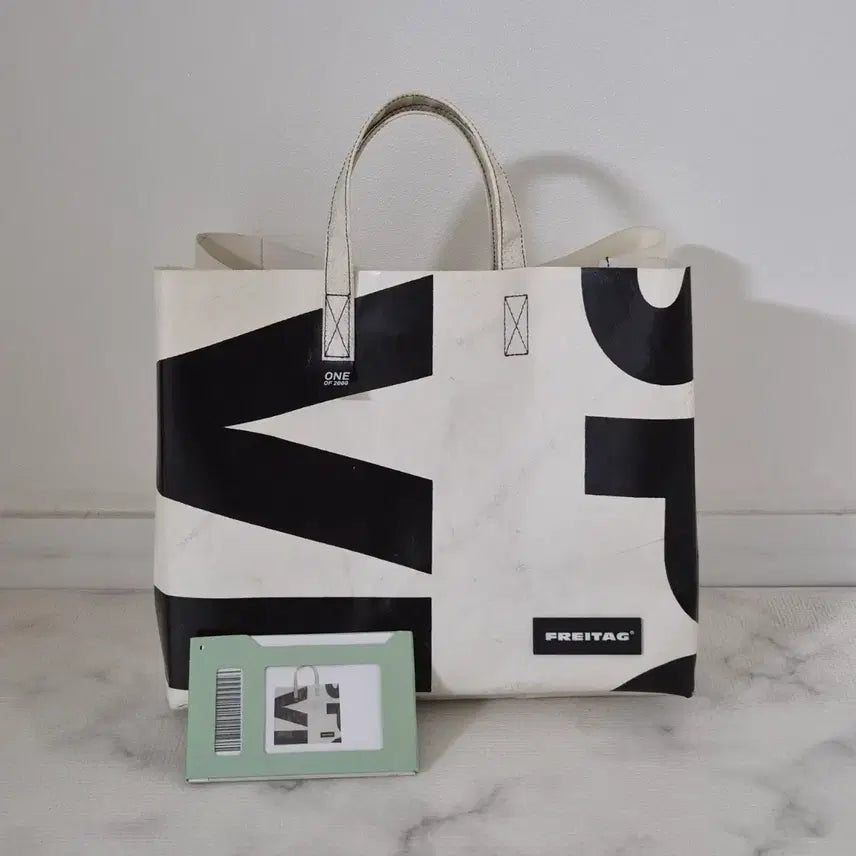 [BUNJANG] Freitag Cake Bag 20th Anniversary Limited Edition / 프라이탁 케이크백 (20주년 한정판)