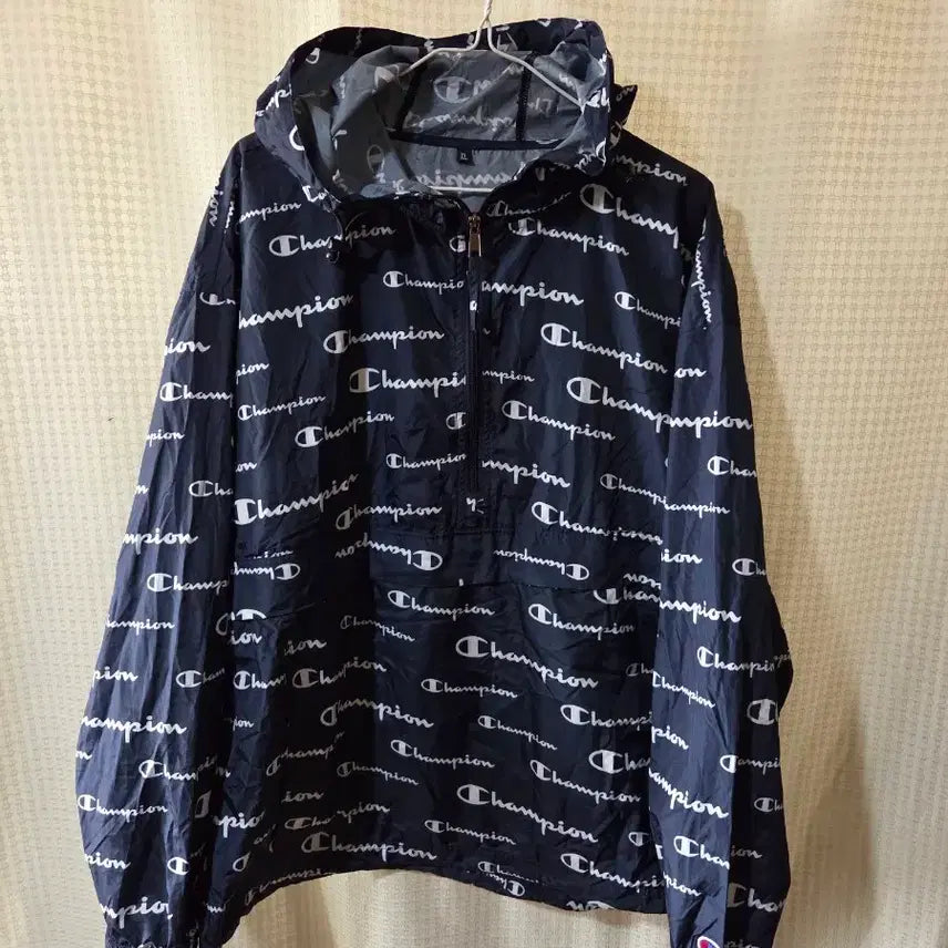 [BUNJANG] Champion All Over Logo Windbreaker XL / 챔피온 올오버 로고 바람막이 XL