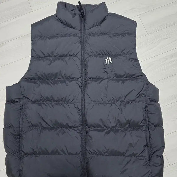 [BUNJANG] MLB Mega Logo Padded Down Vest 95 Unisex / MLB 메가로고 패딩 다운 조끼 95 공용