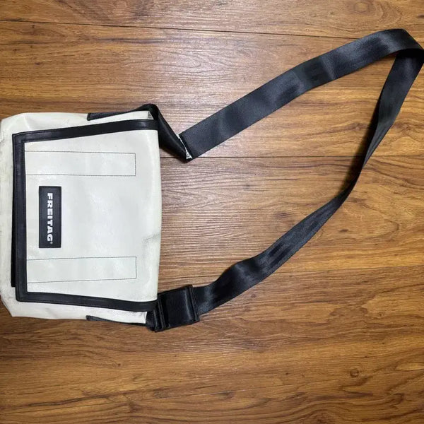 [BUNJANG] Freitag Ramsay Messenger Bag / 프라이탁 라씨