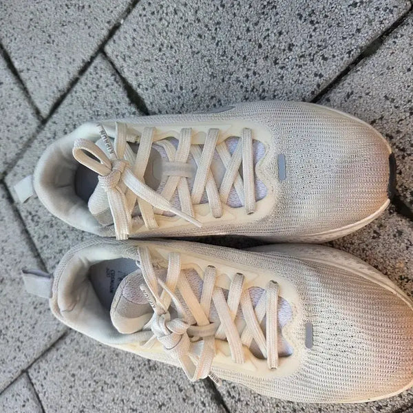 [BUNJANG] Decathlon Running Shoes Size 235 / 데카트론 런닝화 235