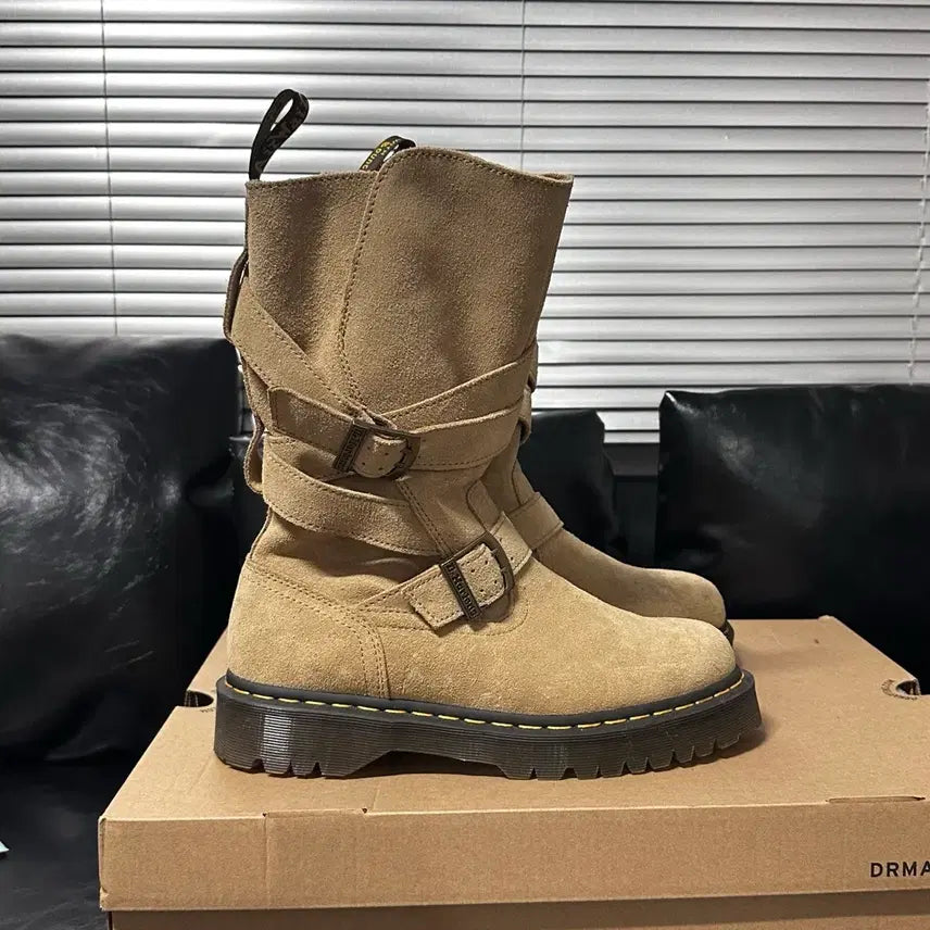 [BUNJANG] Dr. Martens Anniston Strap Tan Leather Boots / [290] 닥터마틴 애니스톤 스트랩 탄 + 레더 인솔