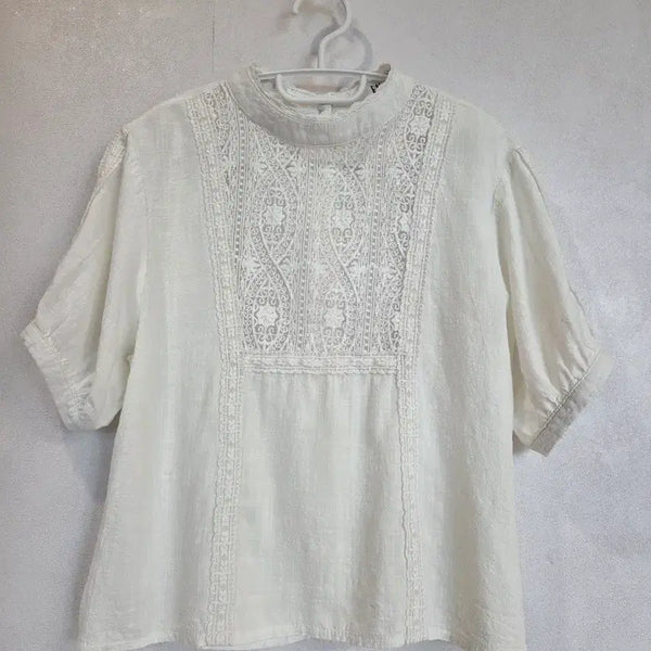 [BUNJANG] Jacquard Eyelet Blouse / 자가드 아일렛블라우스