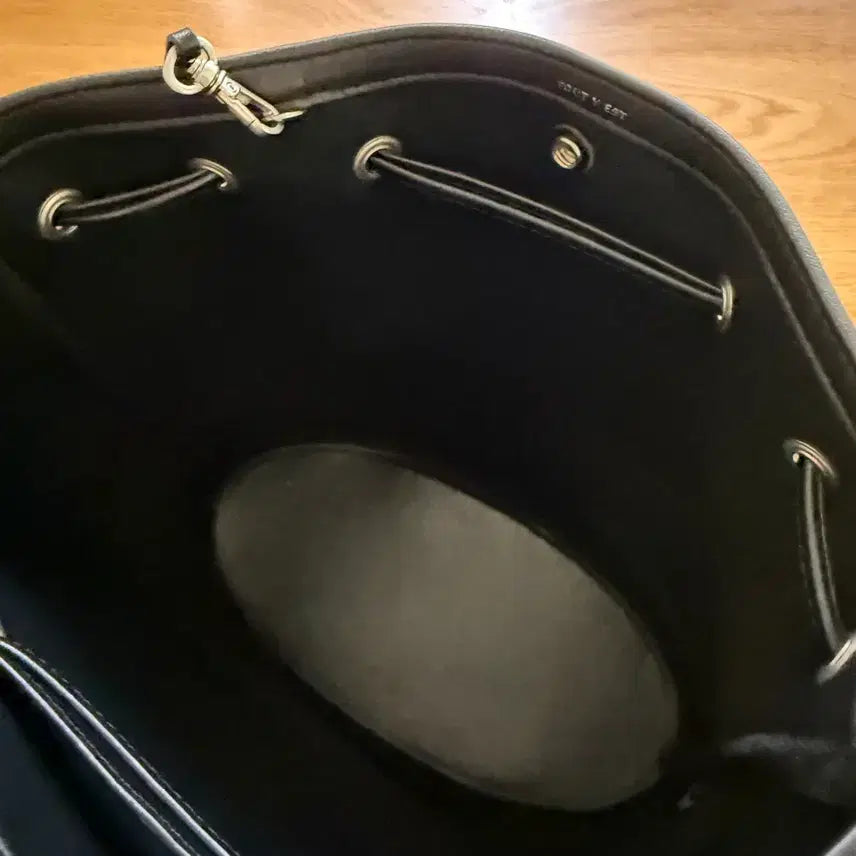 [BUNJANG] Tutie Koki Shoulder Bag / 투티에 코키숄더