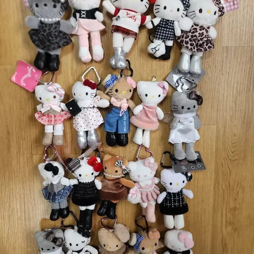 [BUNJANG] Hello Kitty Long Leg Keychains Bundle of 20 / 헬로키티 롱다리 키링 20개