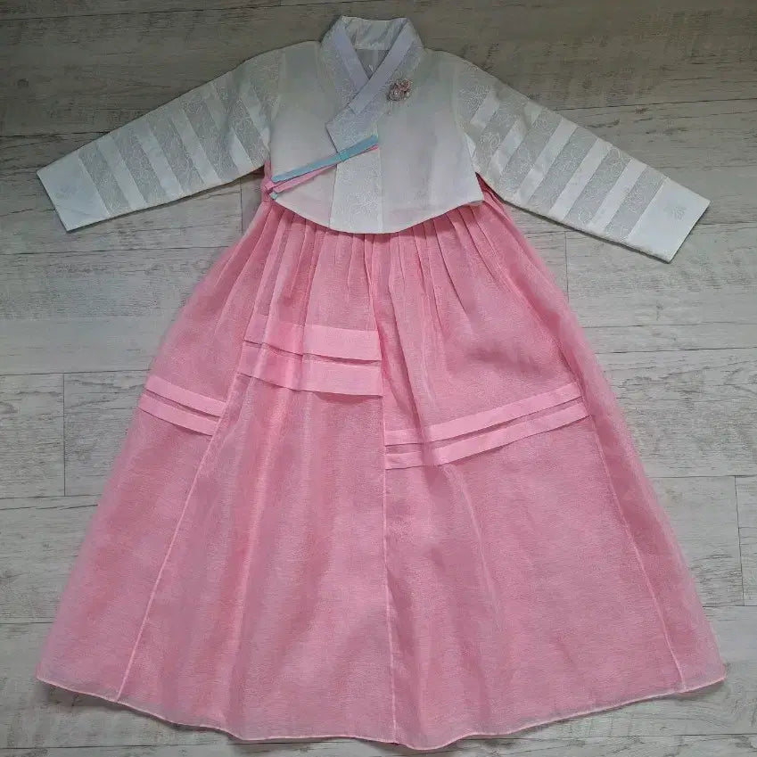 [BUNJANG] Children's Hanbok Pink/White Size 7 / 아동 한복 핑크/화이트 7호