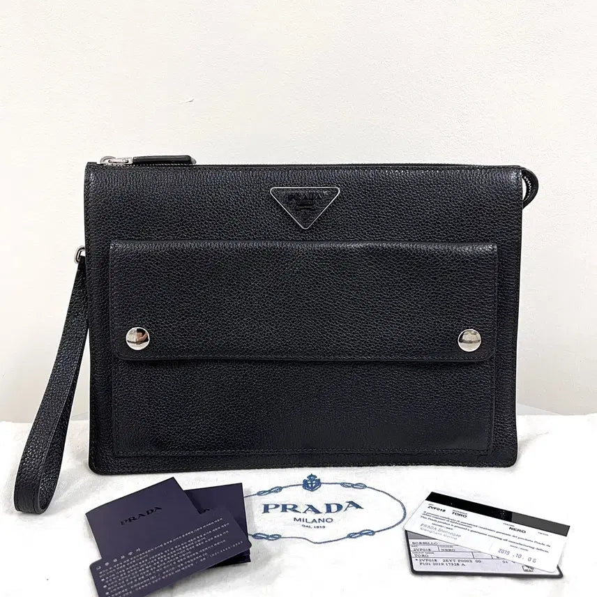 [BUNJANG] Prada Strap Leather Clutch Bag Black (2VF018) / 프라다 스트랩 레더 클러치백 블랙 (2VF018)