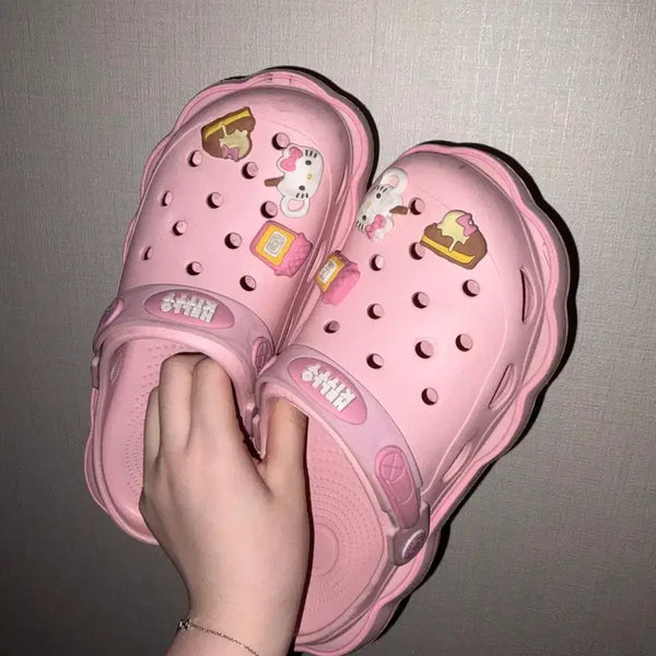 [BUNJANG] Hello Kitty Pink Crocs (Size 235) / 헬로키티 핑크색 크록스 235