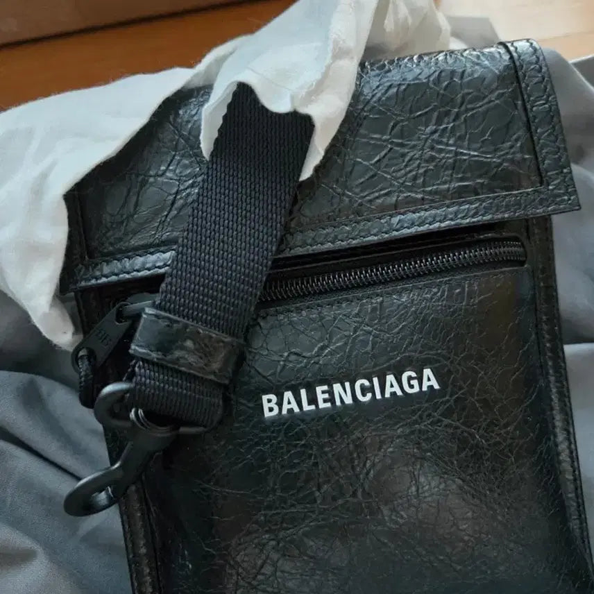 [BUNJANG] Balenciaga Explorer Mini Bag / 구매)발렌시아가 익스플로러 미니백