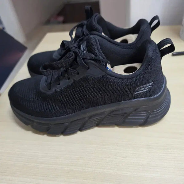 [BUNJANG] Skechers Memory Foam Black Sneakers / 1회잠깐착용/스케쳐스 메모리폼 블랙 운동화