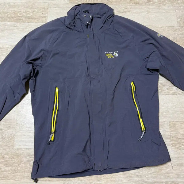 [BUNJANG] Mountain Hardwear Windbreaker Jacket / 마운틴하드웨어 바람막이