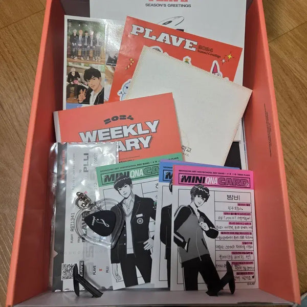 [BUNJANG] PLAVE 2024 Season's Greetings Unsealed / 플레이브 2024 시즌그리팅 24시그 개봉양도
