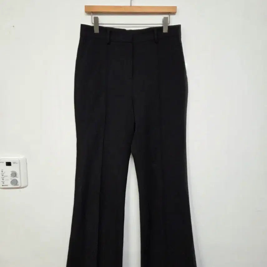 [BUNJANG] Lovemeu Bootcut Slacks / 러브미우 부츠컷 슬랙스