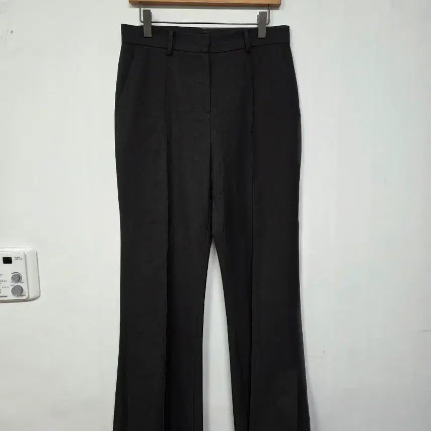 [BUNJANG] Love me more Bootcut Slacks Dark Gray / 러브미우 부츠컷 슬랙스 먹색