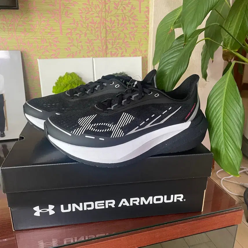 [BUNJANG] Under Armour Running Shoes Black Size 260 / 언더아머 런닝화