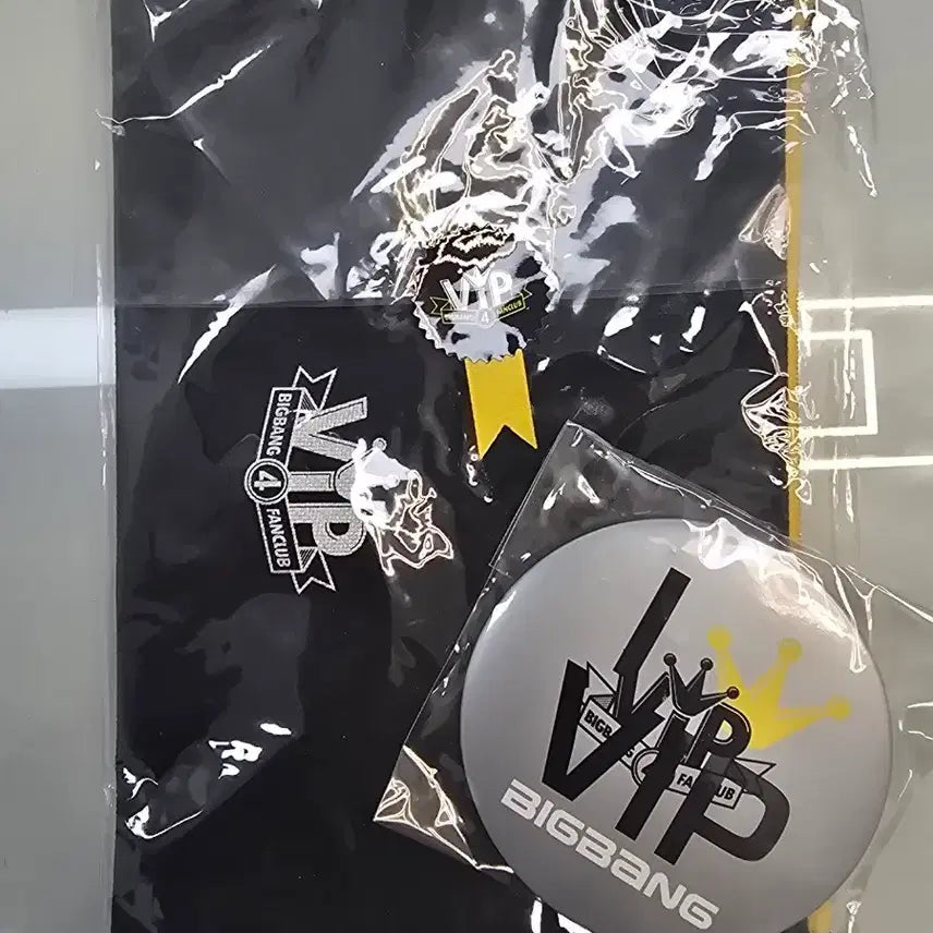 [BUNJANG] BIGBANG VIP 4th Generation Fan Kit Pouch & Badge Set / 빅뱅 vip 4기 팬키트 팬뱃지,파우치