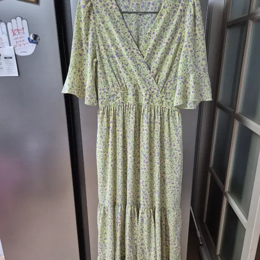 [BUNJANG] Floral V-Neck Long Dress / 꽃무늬 브이넥 롱 원피스