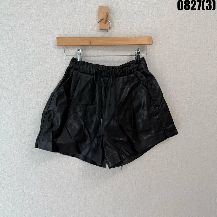 [BUNJANG] Black Leather Shorts (Size S) / 블랙 레더 숏팬츠 S