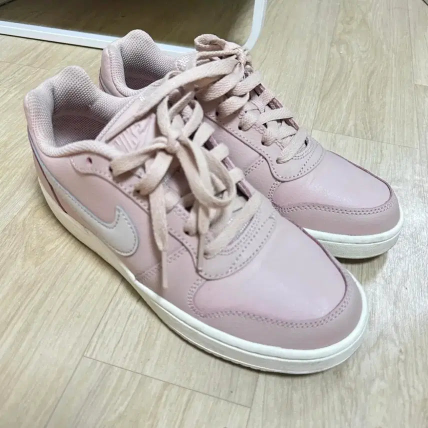 [BUNJANG] Nike Pink Sneakers / 나이키 핑크 운동화 230