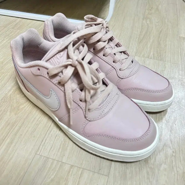 [BUNJANG] Nike Pink Sneakers / 나이키 핑크 운동화 230