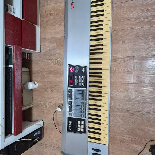 [BUNJANG] CME UF70 73-Key MIDI Keyboard Controller / come uf70 미디건반 팔아요