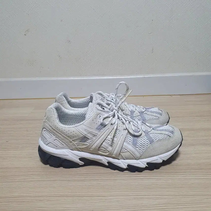 [BUNJANG] Asics Gel-Sonoma 15-50 Sneakers / 아식스 젤 소노마 15-50 운동화 275
