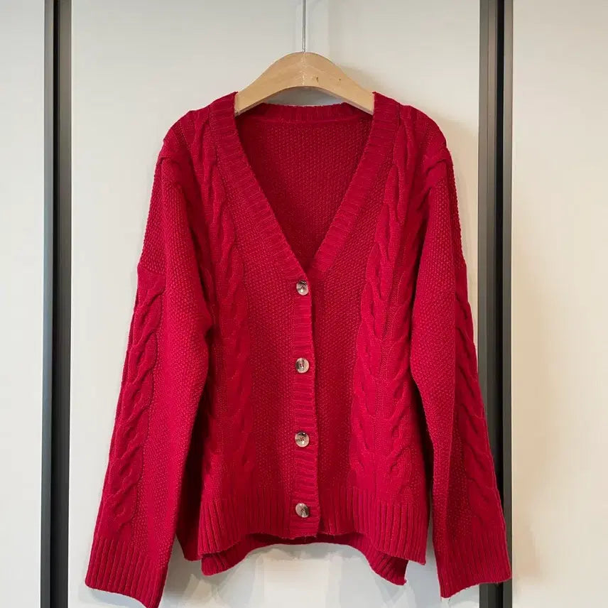[BUNJANG] Cable Knit Cardigan Red / 꽈배기 니트 가디건 레드