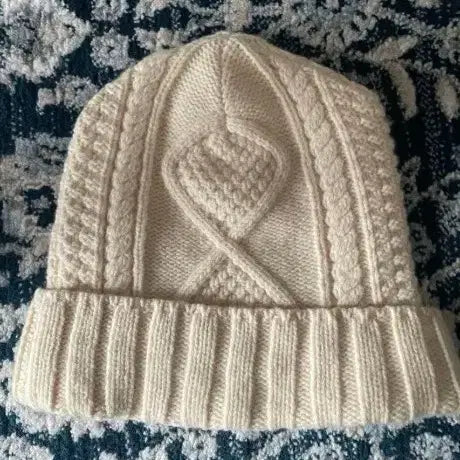 [BUNJANG] Ivory Cable Knit Heart Beanie / 아이보리 꽈배기 하트 니트 비니