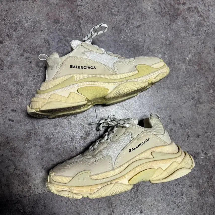 [BUNJANG] Balenciaga Triple S Sneakers / 발렌시아가 트리플s 40