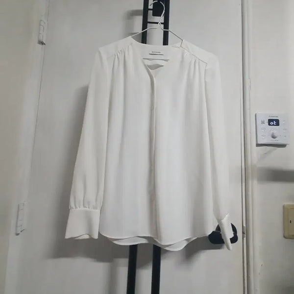[BUNJANG] She's Madeez Women's V-Neck Blouse Ivory / 쉬즈미스 여성55 봄가을 브이넥 블라우스 아이보리