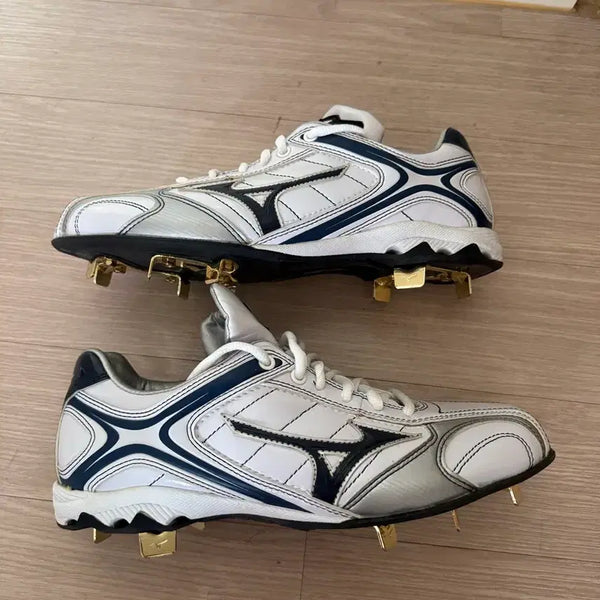 [BUNJANG] Mizuno Baseball Cleats (250mm, New) Replaceable Spikes / 미즈노 야구화(250사이즈 새상품)징스파이크 교체가능
