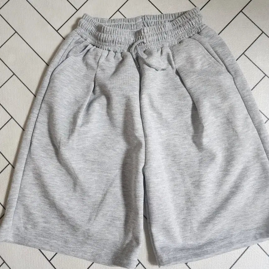 [BUNJANG] Gray Banding Bermuda Shorts / 그레이색 밴딩 버뮤다팬츠