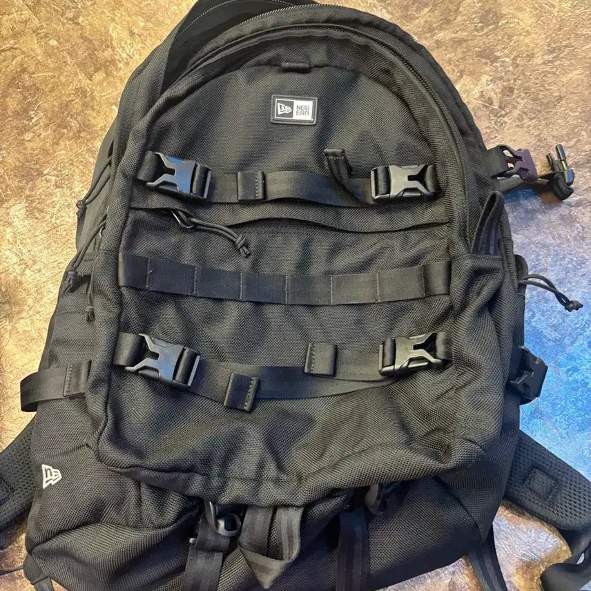 [BUNJANG] New Era Authentic Carrier Backpack / 뉴에라 정품 캐리어백팩