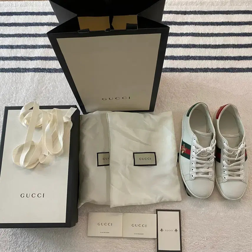 [BUNJANG] Gucci Ace Embroidered Sneaker 'Bee' White Green Red / (정품)구찌 스니커즈 흰색 꿀벌 그린레드 라인(245)