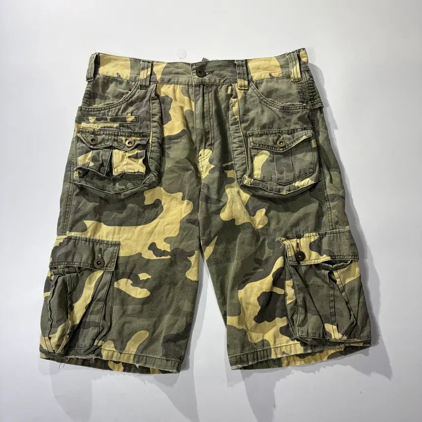 [BUNJANG] Massam Camouflage Multi-Pocket Cargo Half Pants / 마쌈 카모플라쥬 멀티포켓 카고 하프 팬츠