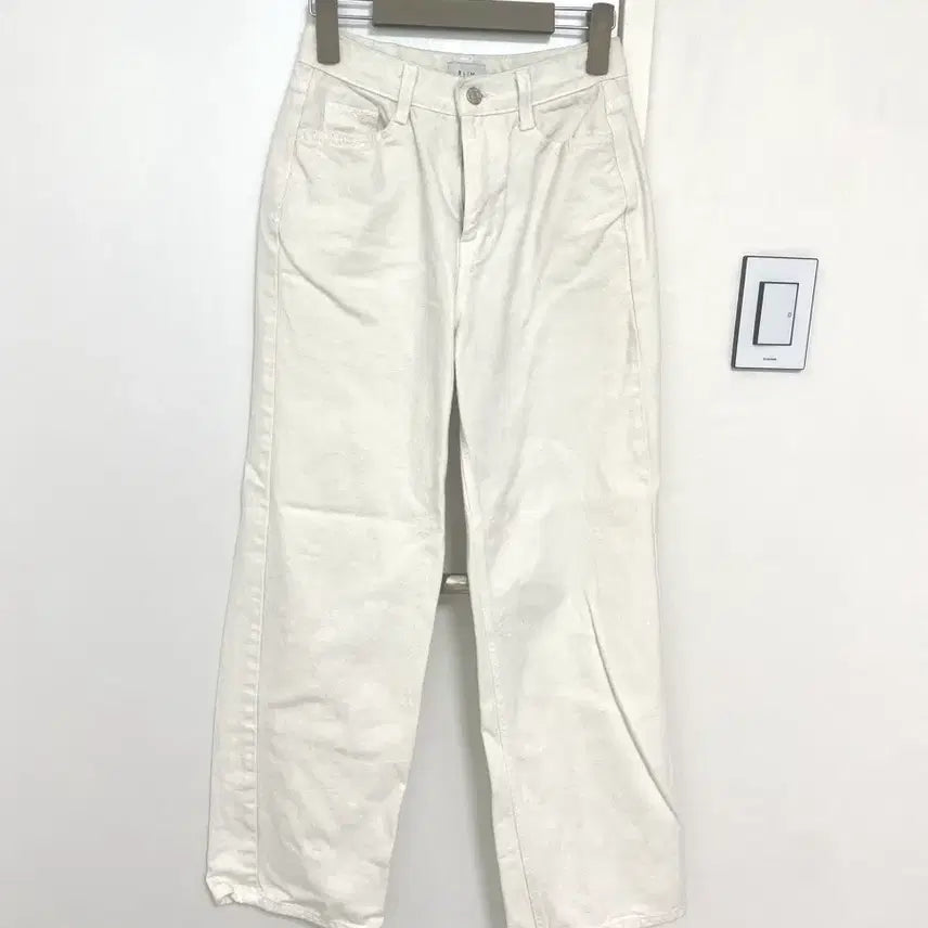 [BUNJANG] Ivory Semi-Wide Trousers / 아이보리 세미와이드바지