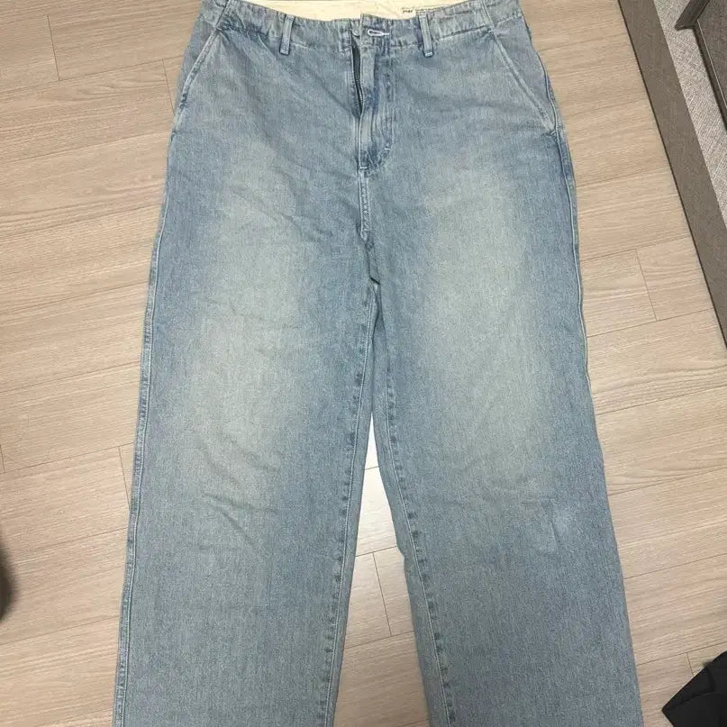 [BUNJANG] Pottery Wide Fit Jeans Light Blue Wash / 포터리 청바지 와이드 데님 연청