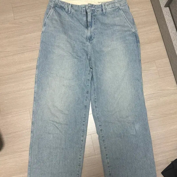 [BUNJANG] Pottery Wide Fit Jeans Light Blue Wash / 포터리 청바지 와이드 데님 연청