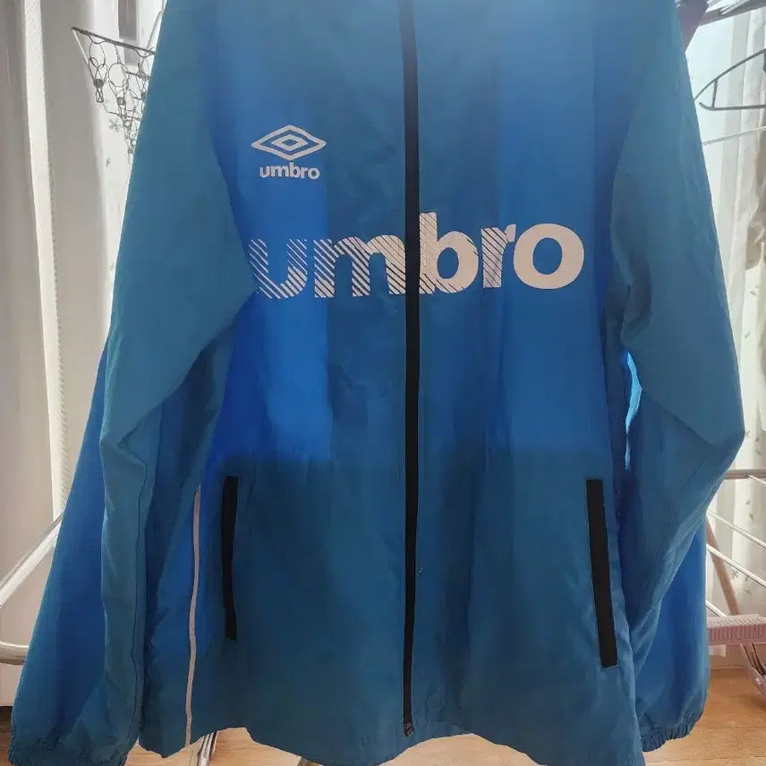 [BUNJANG] Umbro Hooded Windbreaker Blue / 엄브로 바람막이 블루