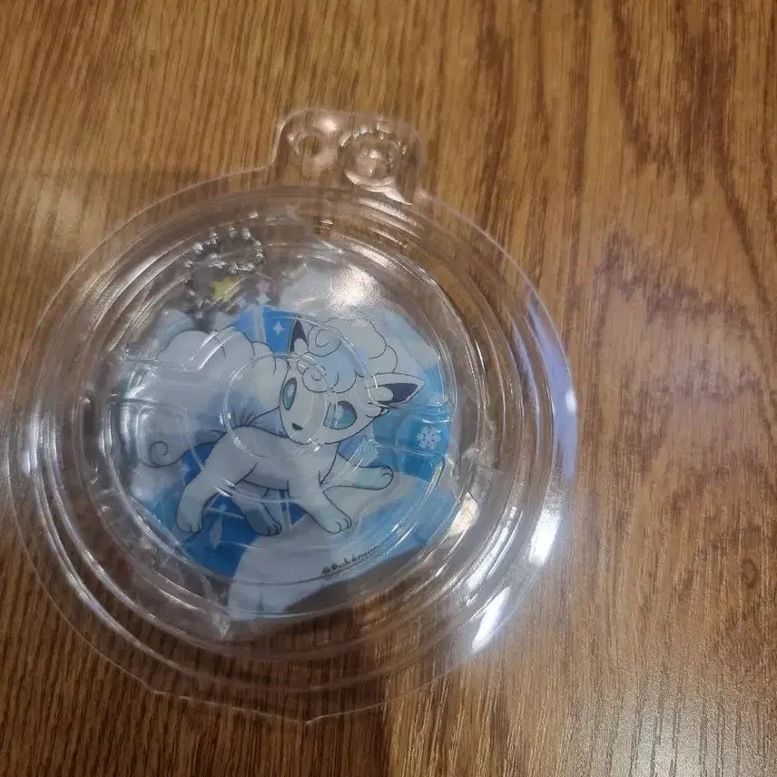 [BUNJANG] Alolan Vulpix Acrylic Keychain / 알로라 식스테일 키링 판매합니다!