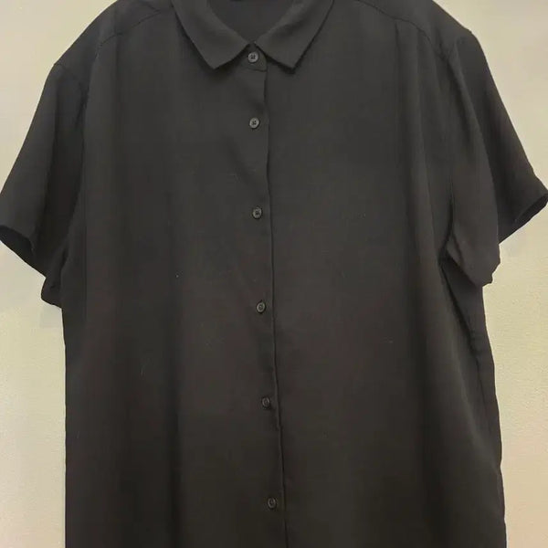 [BUNJANG] Uniqlo Black Short Sleeve Shirt / 깔끔한 유니클로 블랙 반팔 셔츠