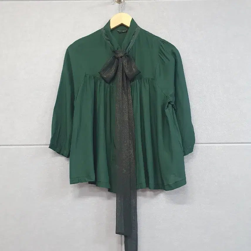 [BUNJANG] Sisley Green Ribbon Blouse / #시슬리 그린 리본 블라우스 85
