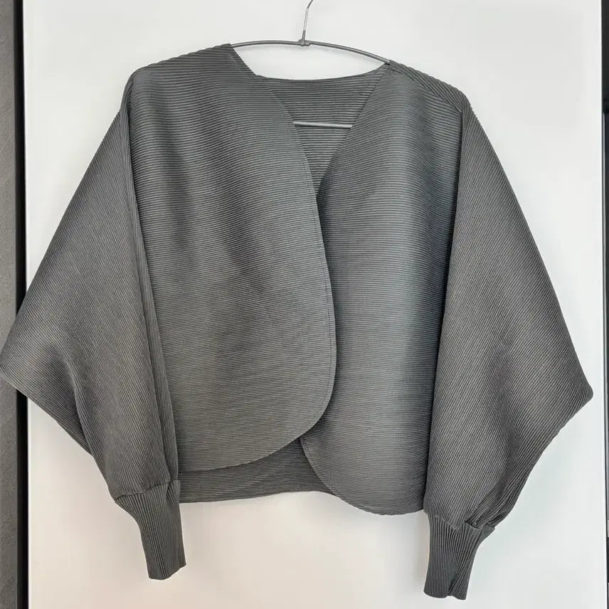 [BUNJANG] Pleated Cardigan Dark Gray New / 플리츠 가디건 진그레이 새상품