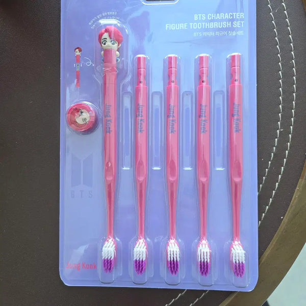 [BUNJANG] BTS Jung Kook Character Figure Toothbrush Set with Refills and Magnetic Holder / BTS 캐릭터 피규어칫솔 + 리필 4p + 자석거치대 세트 Jung Kook, 5개입, 1세트