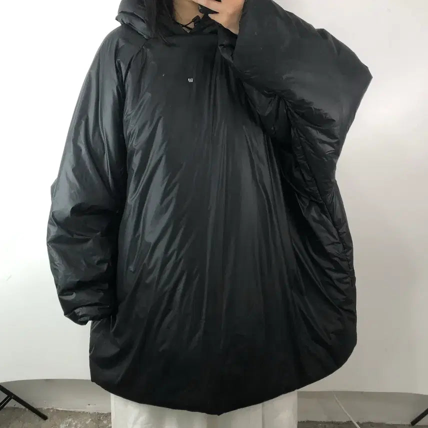 [BUNJANG] Balenciaga Engineered T-Cut Puffer Jacket / [S] 이지 갭 엔지니어드 바이 발렌시아가 티컷 퍼퍼