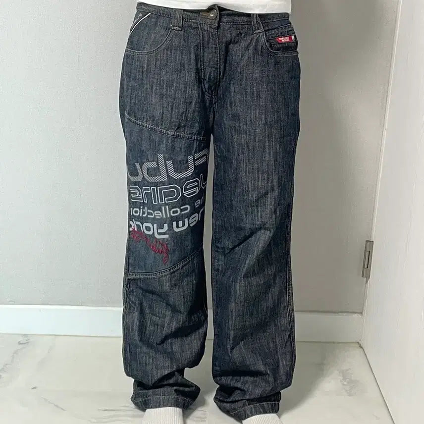 [BUNJANG] Fubu Old School Embroidered Denim Pants / 후부 올드스쿨 자수 포인트 데님 팬츠