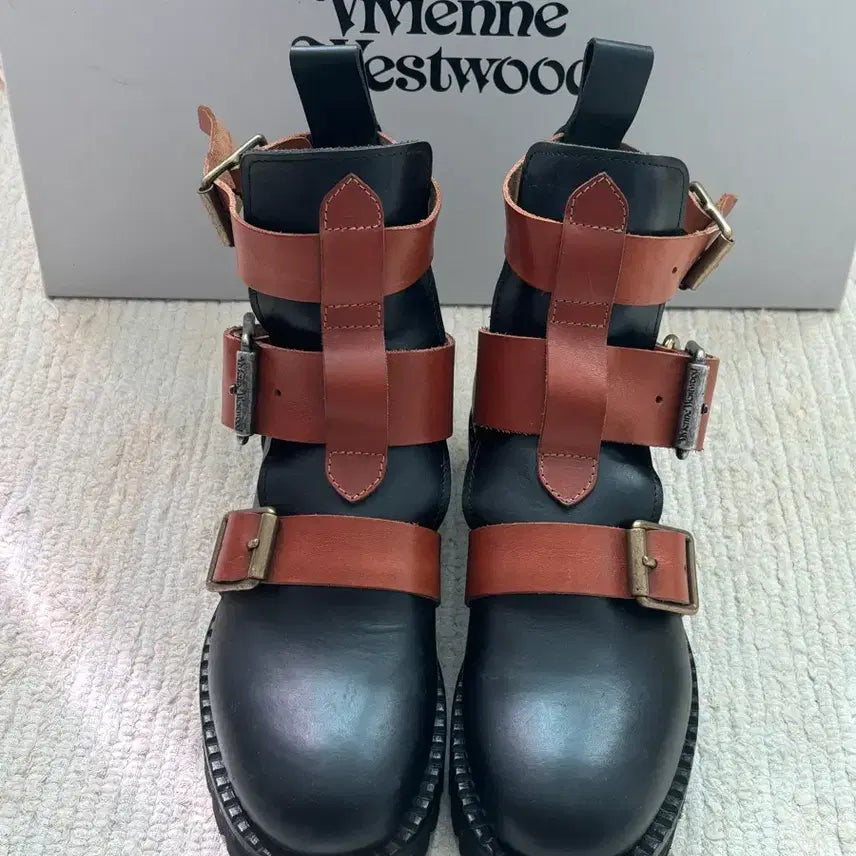 [BUNJANG] Vivienne Westwood Leather Ankle Boots / 비비안웨스트우드 레더 앵클 부츠(230)