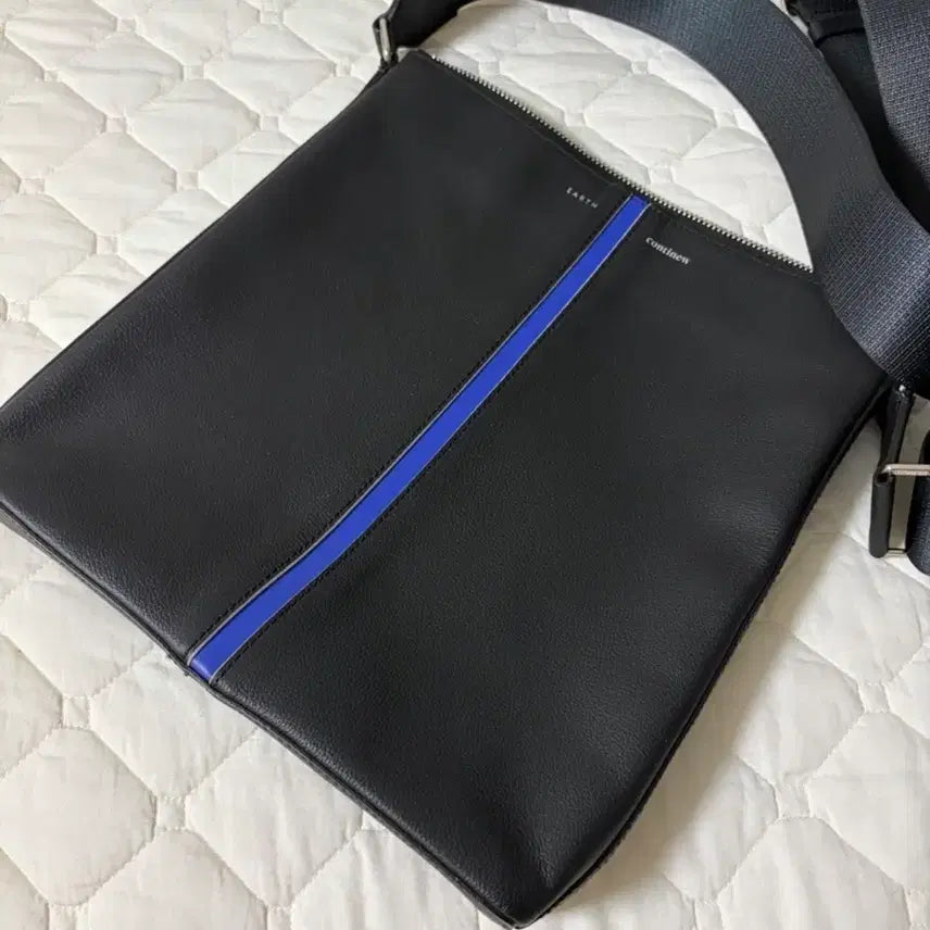 [BUNJANG] CONTINUE Crossbody Bag / 컨티뉴 크로스백