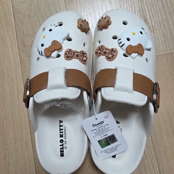 [BUNJANG] Hello Kitty Crocs Slippers / 헬로키티 크록스 슬리퍼